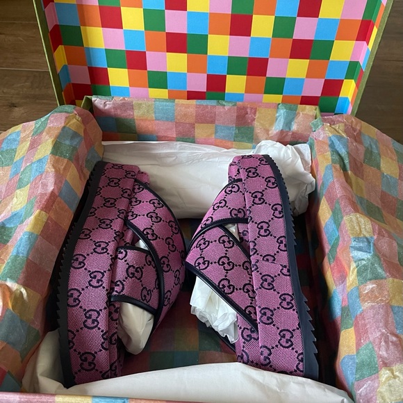 GUCCI-AUTHENTIC NWT/Box-Purple Logo Sandals - Picture 16 of 16